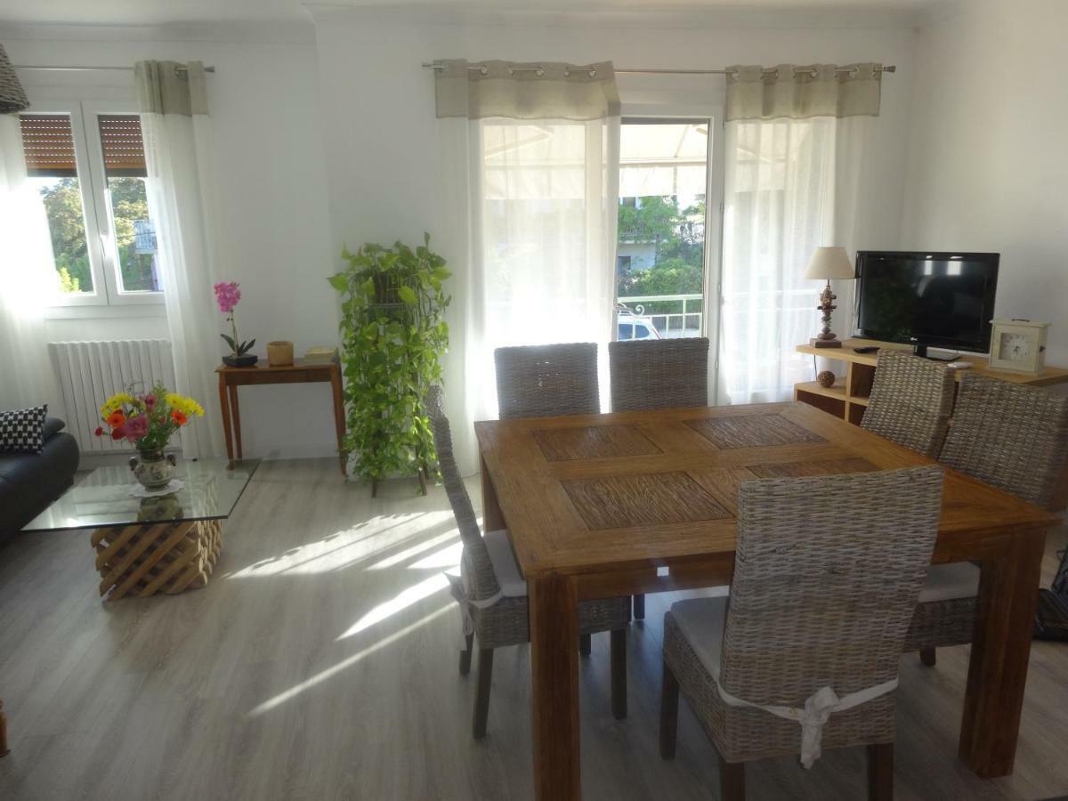 Maison De Charme Castries Zewnętrze zdjęcie