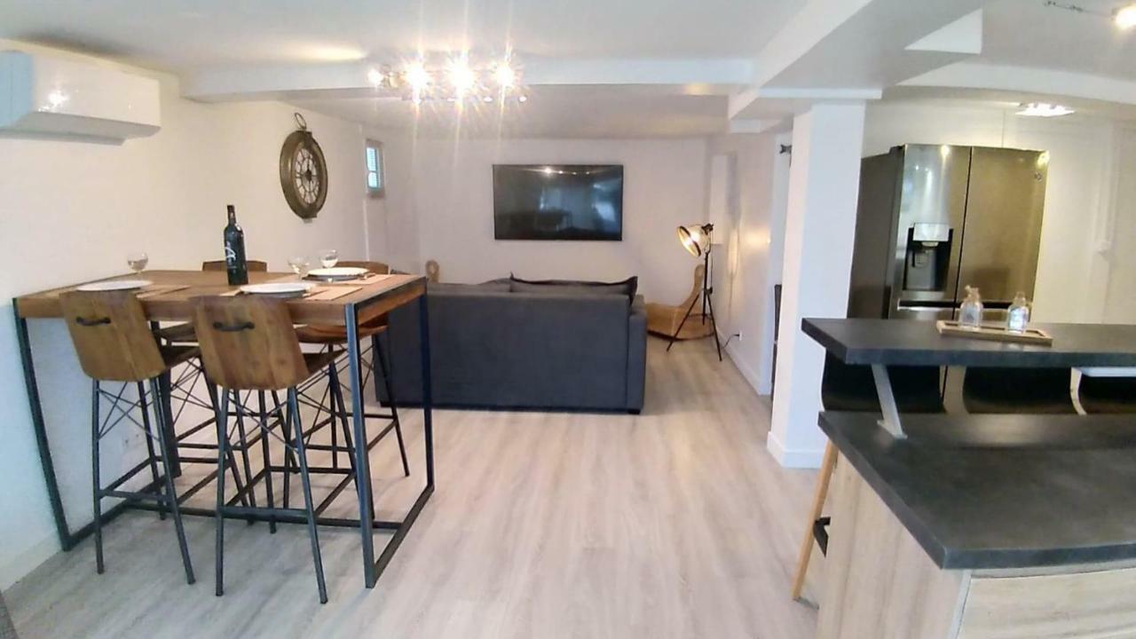 Maison De Charme Castries Zewnętrze zdjęcie