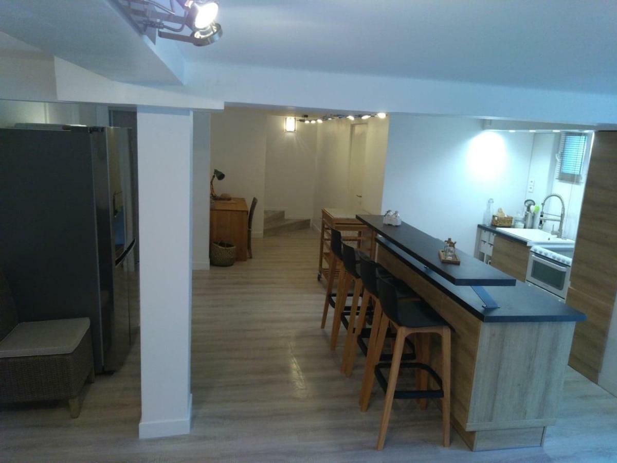 Maison De Charme Castries Zewnętrze zdjęcie